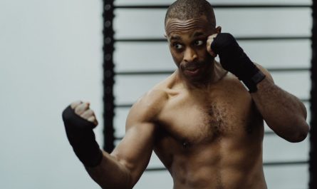 Shoulder Injuries in Boxing: Causes, Symptoms, Treatment and Prevention