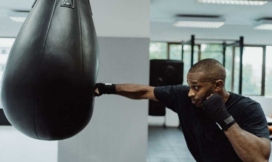 Speed Bag Workout: Routines, Benefits and Common Mistakes